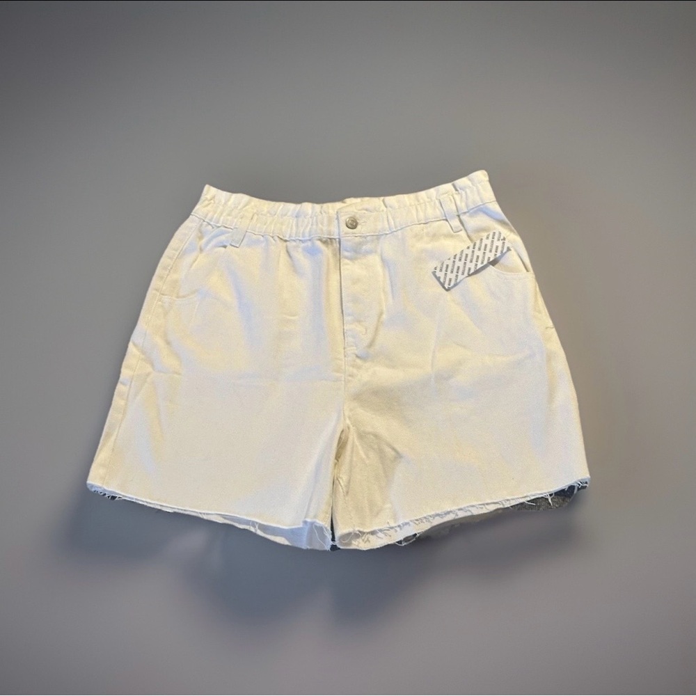 Urban Outfitters BDG White Denim Shorts Raw Hem 90s Style XL NWT High-Rise - Picture 2 of 5